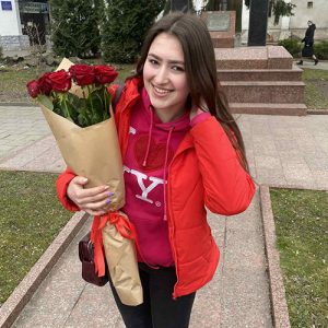 подарок любимой девушке 11 красных роз в Мариуполе фото