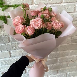 букет кустовых роз в Мариуполе фото