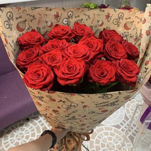 букет из 15 красніх роз в Мариуполе фото
