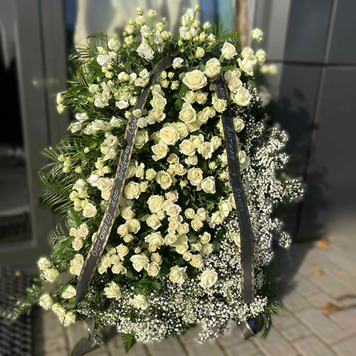 Фото товара 21 белая роза в шляпной коробке